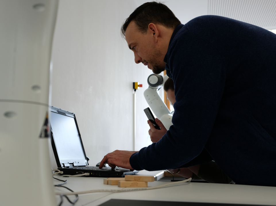 cobot_robonatives_02a