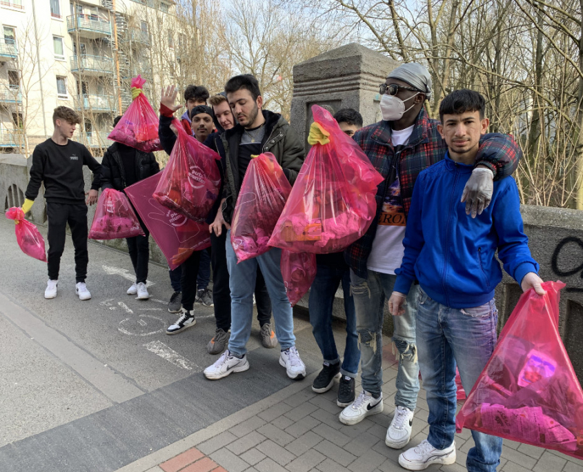 Putzmunter_2022_Müll vom Ufer