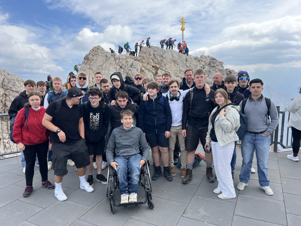 20240905_095505909_iOS